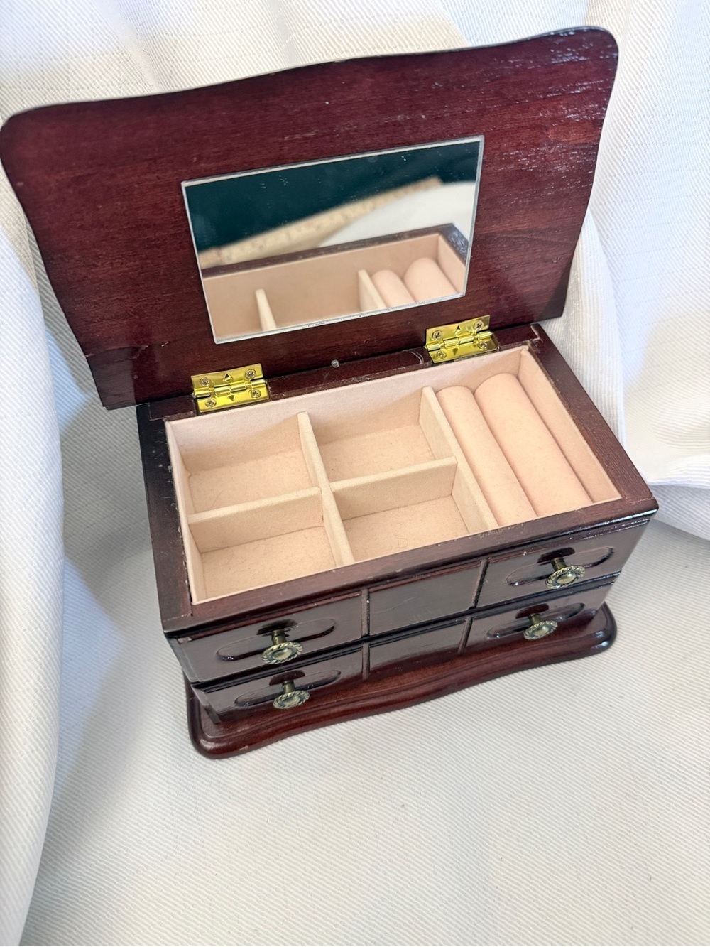 Vintage Gunther Mele (Canadian Heritage Brand) Wooden Jewelry Box 7.5x4x4 in